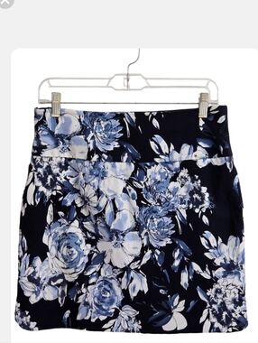 NWOT SC & CO. FLORAL SKORT.